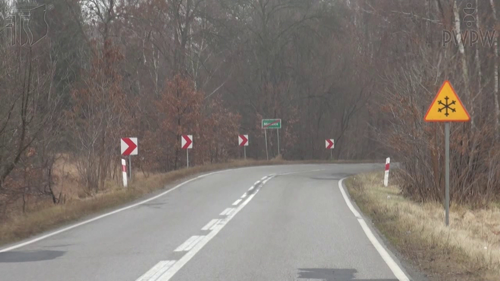 Warnt dieses Verkehrszeichen vor einer Gefahr der möglichen Glatteisbildung auf der Fahrbahn?