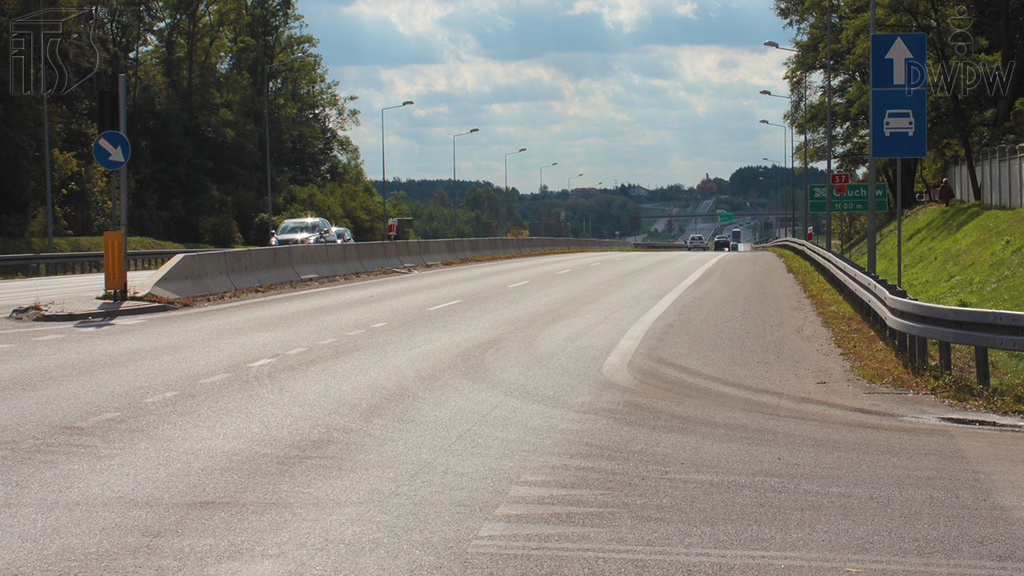 Mit welcher Höchstgeschwindigkeit dürfen Sie auf einer Schnellstraße fahren, wenn Sie einen Lkw mit der zulässigen Gesamtmasse über 3,5 t führen?