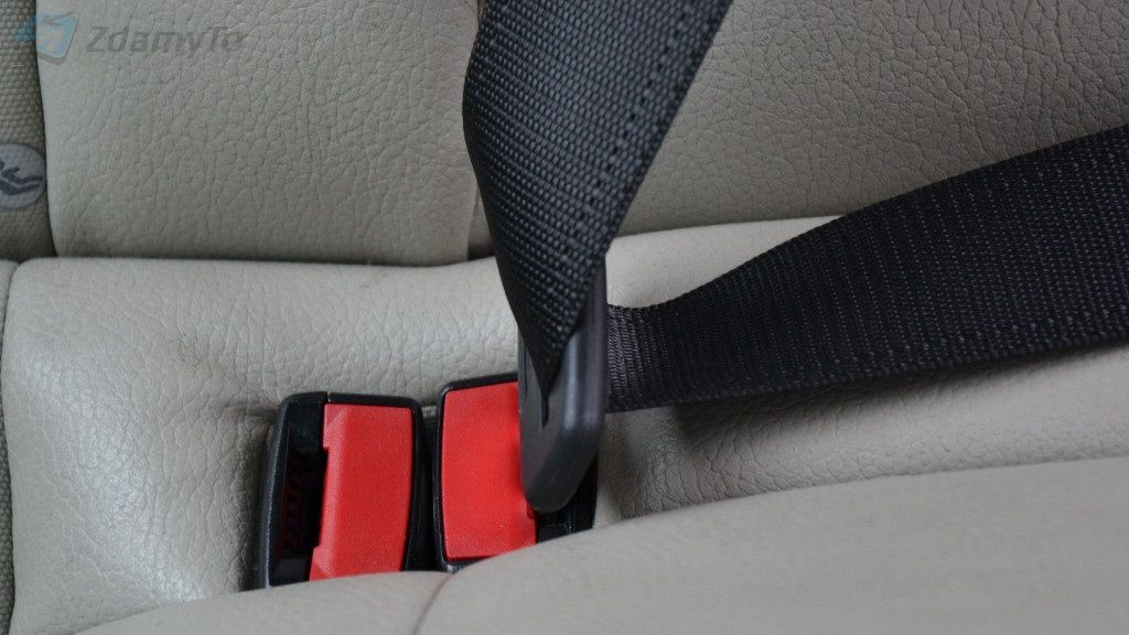 Which of these damages to the safety belts indicates an absolute need to replace the belt with a new one?