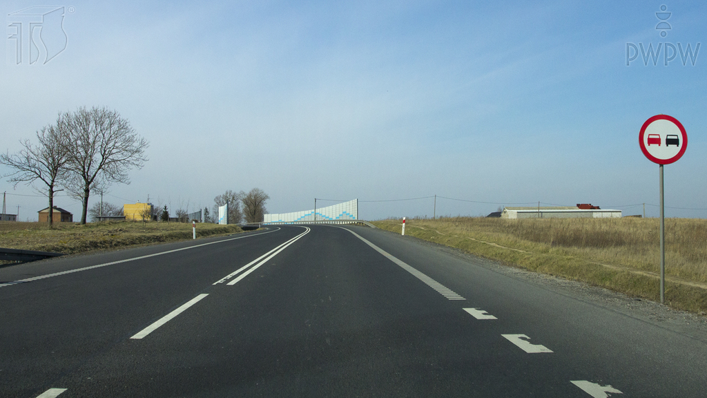 Kierujesz pojazdem silnikowym. Czy ten znak zabrania Ci wyprzedzania pojazdów silnikowych wielośladowych?