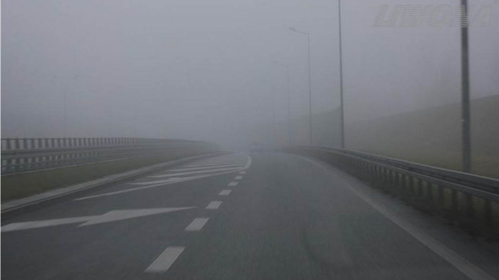 Darf man hinteres Nebellicht gebrauchen, wenn der Nebel die Sichtweite auf eine kleinere Distanz als 50 m beschränkt?